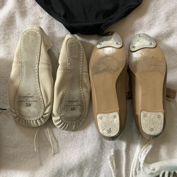 Capezio theatricals ABT tap and ballet shoes Balera CHILD L leotards RECITAL LOT - Picture 10 of 10